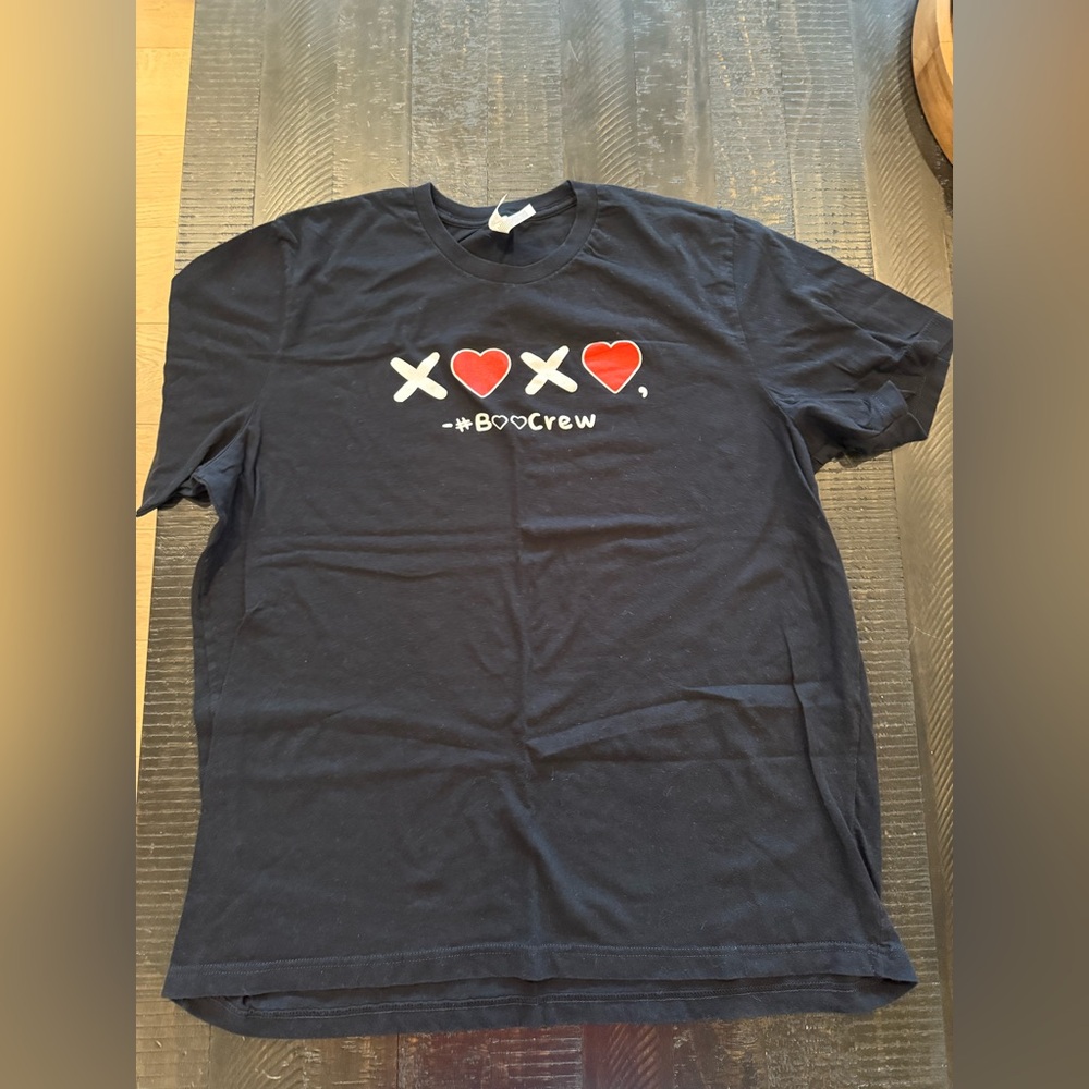 #BooCrew, XOXO shirt - Mens 2XL